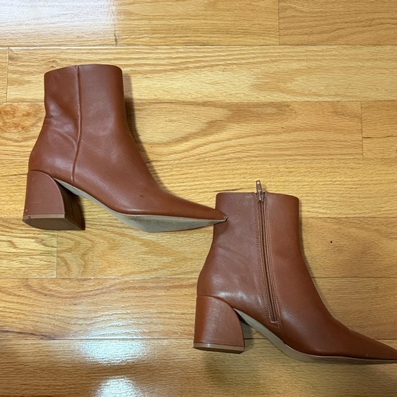Steve Madden Tan Ankle Booties - Picture 1 of 7